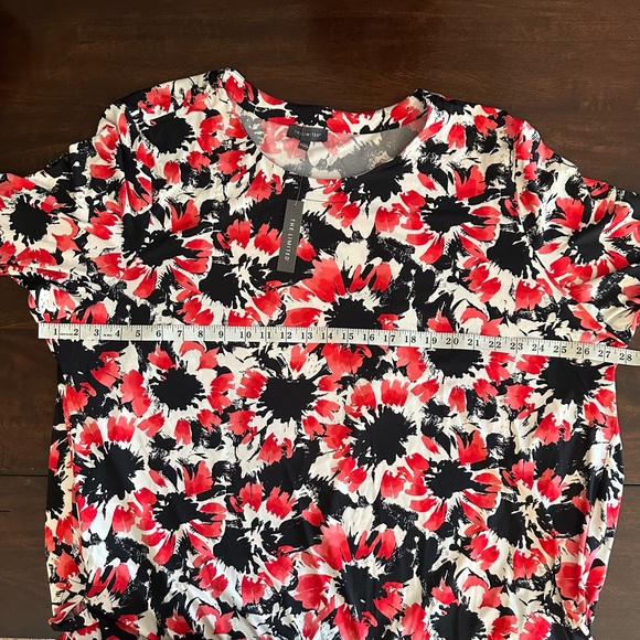 The Limited Women’s Painterly Flower 3/4 Sleeve Tunic Top. Size 3X. NWT. - Picture 4 of 8